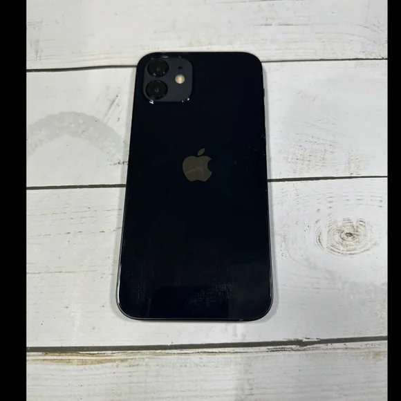Apple iPhone 12 - Black